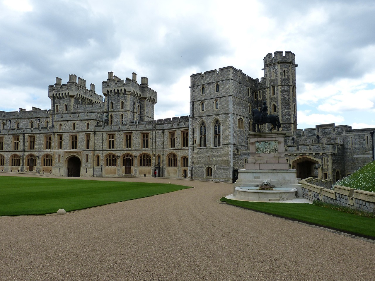 Windsor & Hampton Court - UK Journey Premium Tour Package